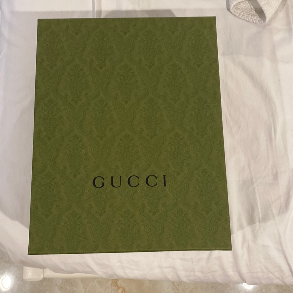 Gucci shoe box